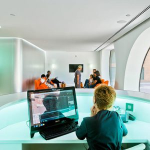 Horario flexible: Abierto a mediodía todos los jueves